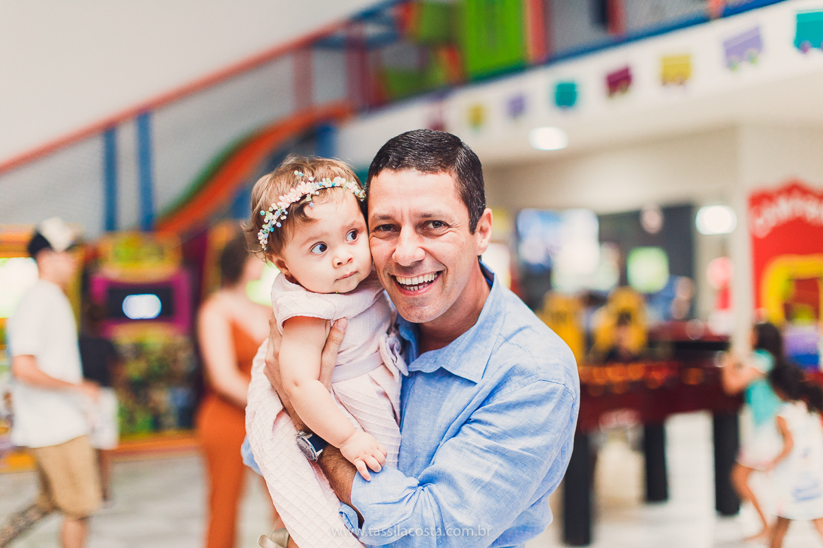 festa infantil linda, feita na casa de festa Zueira, na Praia da Costa, Vila Velha ES. Tássila Costa fotografia, Luísa 1 ano, fotografia de festa infantil na Praia da Costa
