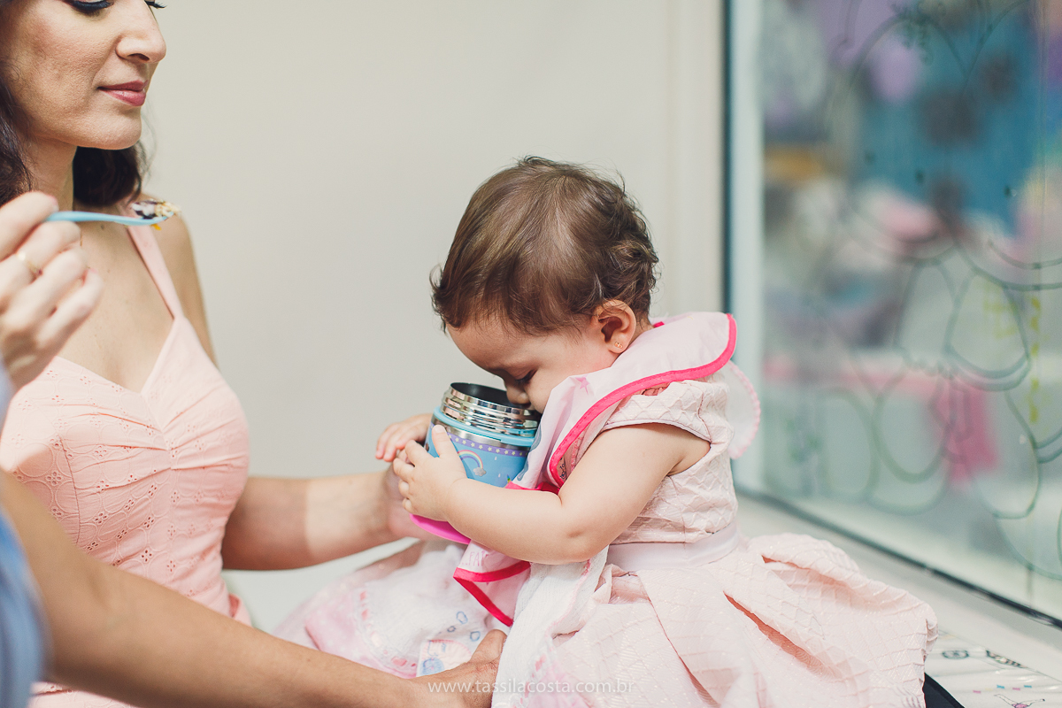 festa infantil linda, feita na casa de festa Zueira, na Praia da Costa, Vila Velha ES. Tássila Costa fotografia, Luísa 1 ano, fotografia de festa infantil na Praia da Costa