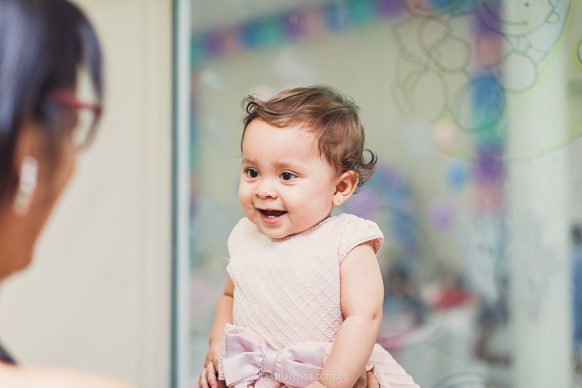 festa infantil linda, feita na casa de festa Zueira, na Praia da Costa, Vila Velha ES. Tássila Costa fotografia, Luísa 1 ano, fotografia de festa infantil na Praia da Costa