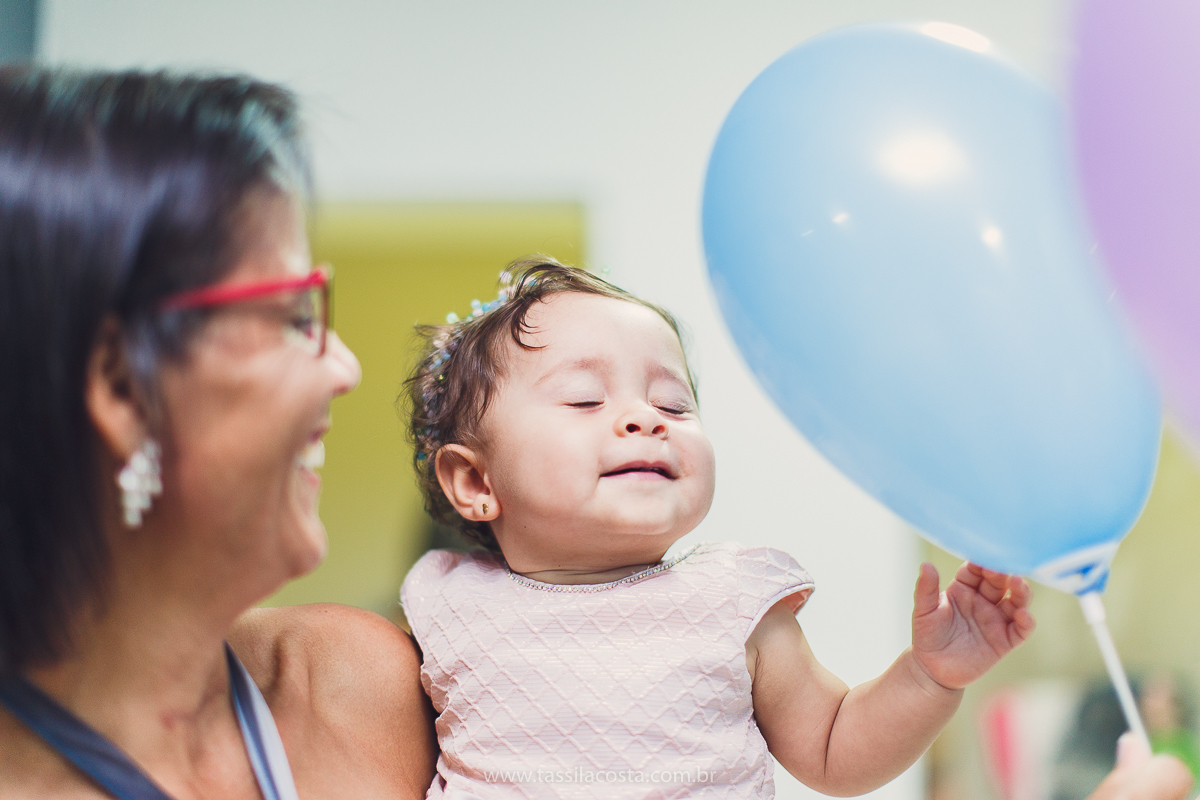 festa infantil linda, feita na casa de festa Zueira, na Praia da Costa, Vila Velha ES. Tássila Costa fotografia, Luísa 1 ano, fotografia de festa infantil na Praia da Costa