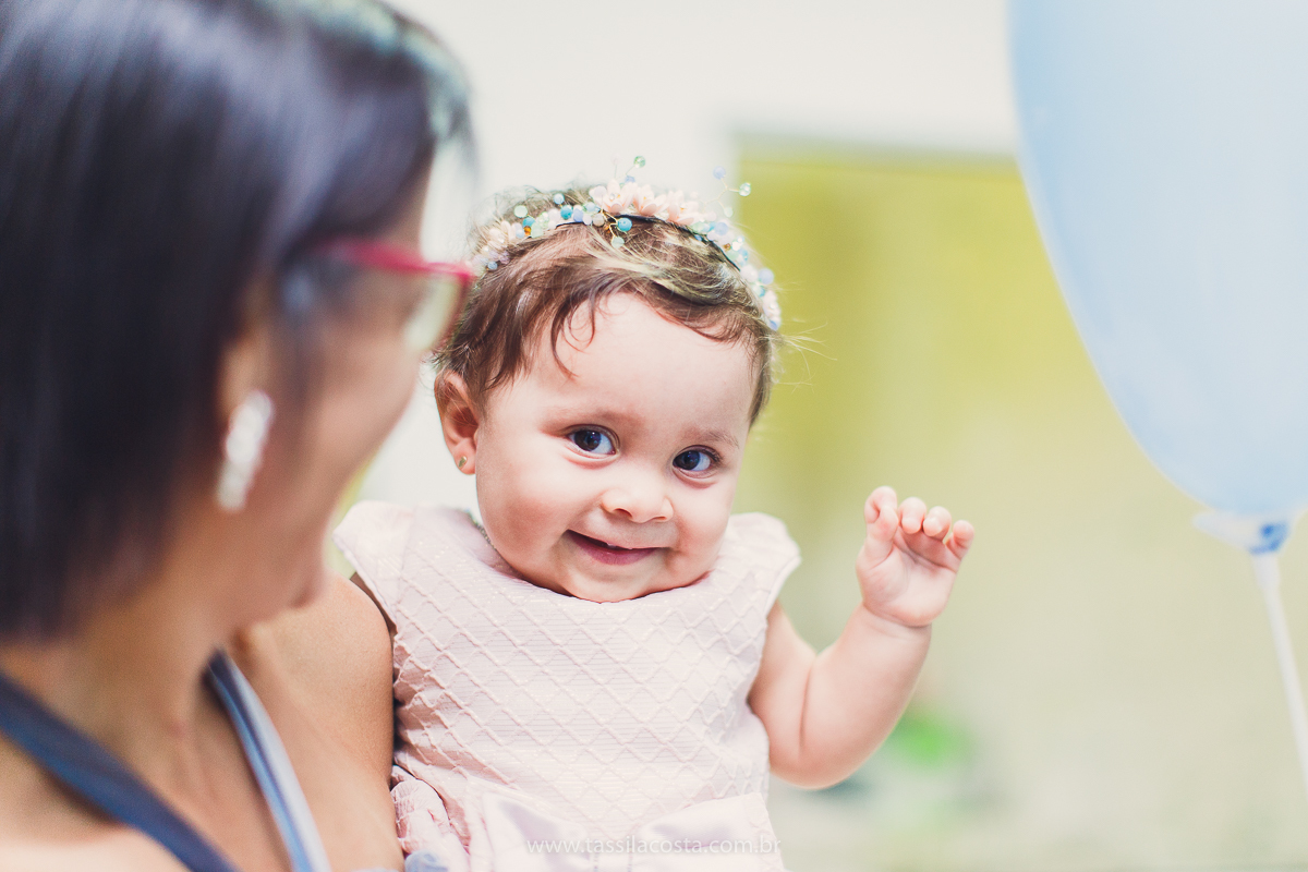 festa infantil linda, feita na casa de festa Zueira, na Praia da Costa, Vila Velha ES. Tássila Costa fotografia, Luísa 1 ano, fotografia de festa infantil na Praia da Costa