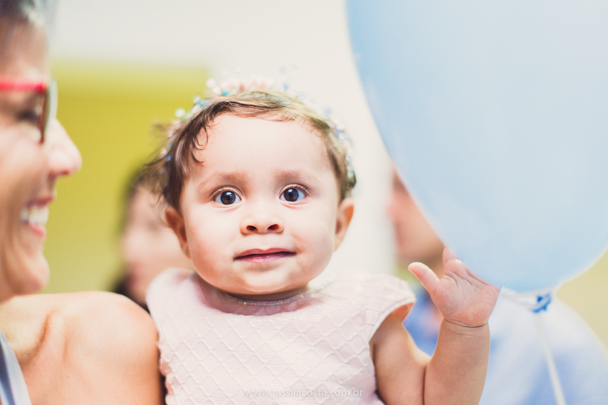festa infantil linda, feita na casa de festa Zueira, na Praia da Costa, Vila Velha ES. Tássila Costa fotografia, Luísa 1 ano, fotografia de festa infantil na Praia da Costa