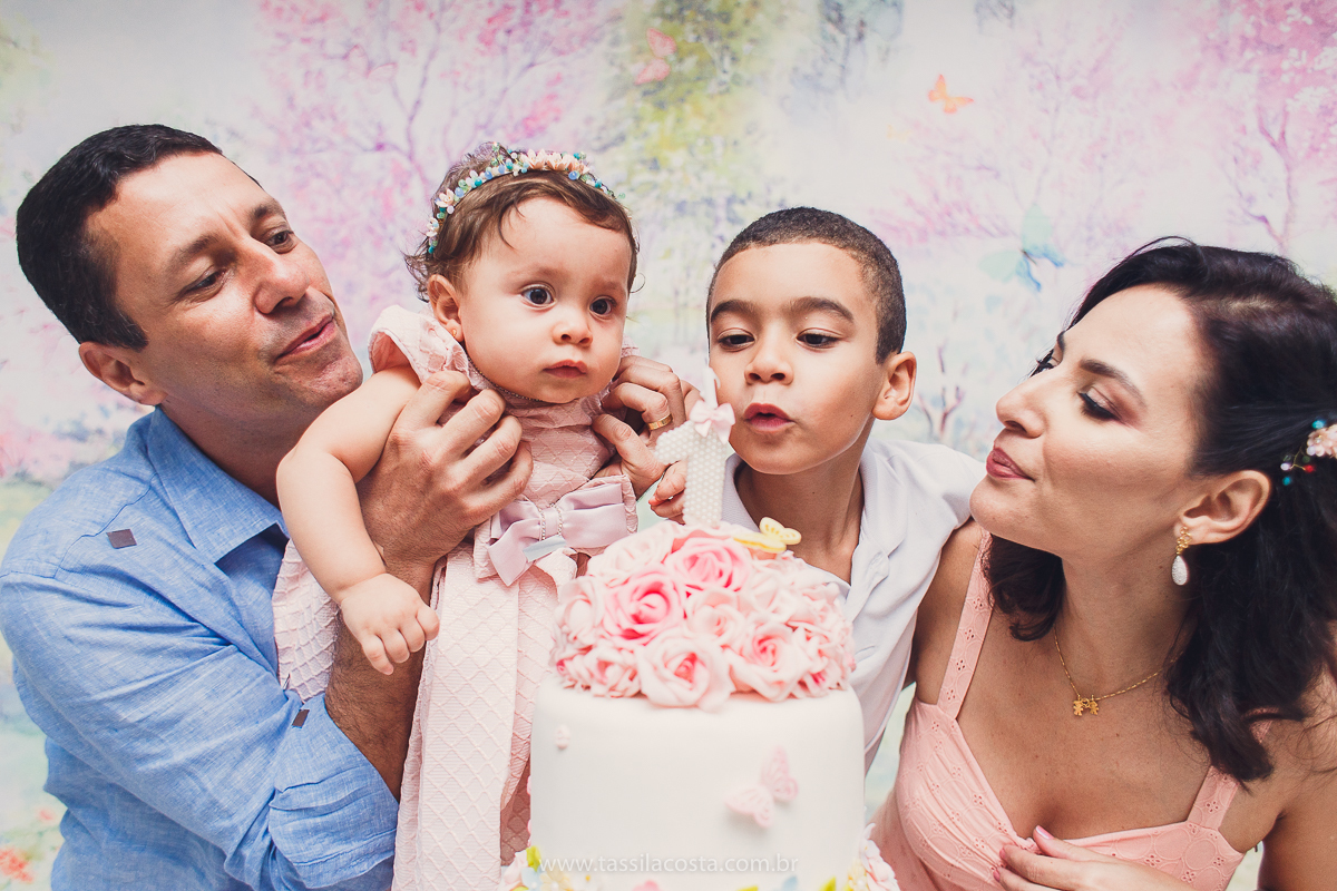festa infantil linda, feita na casa de festa Zueira, na Praia da Costa, Vila Velha ES. Tássila Costa fotografia, Luísa 1 ano, fotografia de festa infantil na Praia da Costa