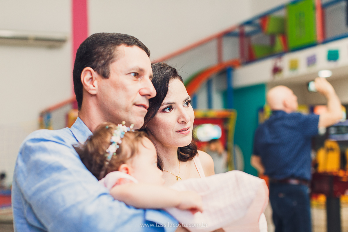 festa infantil linda, feita na casa de festa Zueira, na Praia da Costa, Vila Velha ES. Tássila Costa fotografia, Luísa 1 ano, fotografia de festa infantil na Praia da Costa