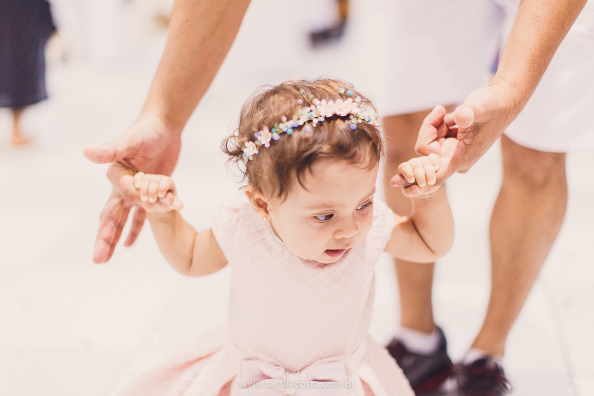 festa infantil linda, feita na casa de festa Zueira, na Praia da Costa, Vila Velha ES. Tássila Costa fotografia, Luísa 1 ano, fotografia de festa infantil na Praia da Costafesta infantil linda, feita na casa de festa Zueira, na Praia da Costa, Vila Velha 