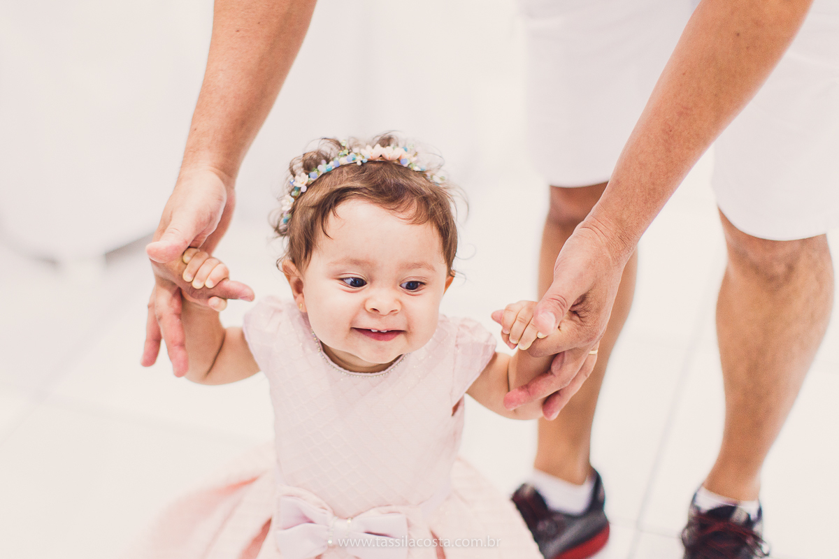 festa infantil linda, feita na casa de festa Zueira, na Praia da Costa, Vila Velha ES. Tássila Costa fotografia, Luísa 1 ano, fotografia de festa infantil na Praia da Costa