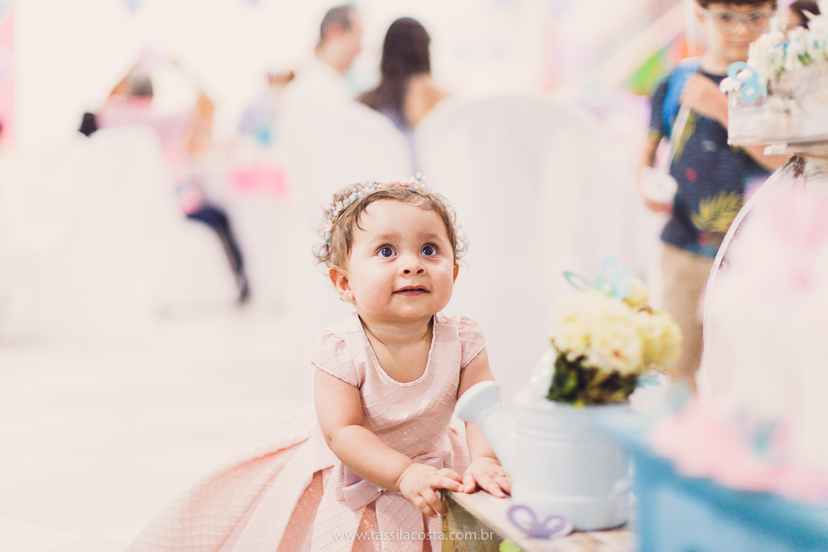 festa infantil linda, feita na casa de festa Zueira, na Praia da Costa, Vila Velha ES. Tássila Costa fotografia, Luísa 1 ano, fotografia de festa infantil na Praia da Costa