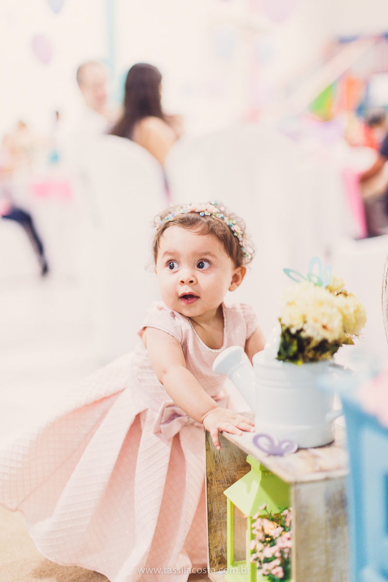 festa infantil linda, feita na casa de festa Zueira, na Praia da Costa, Vila Velha ES. Tássila Costa fotografia, Luísa 1 ano, fotografia de festa infantil na Praia da Costa