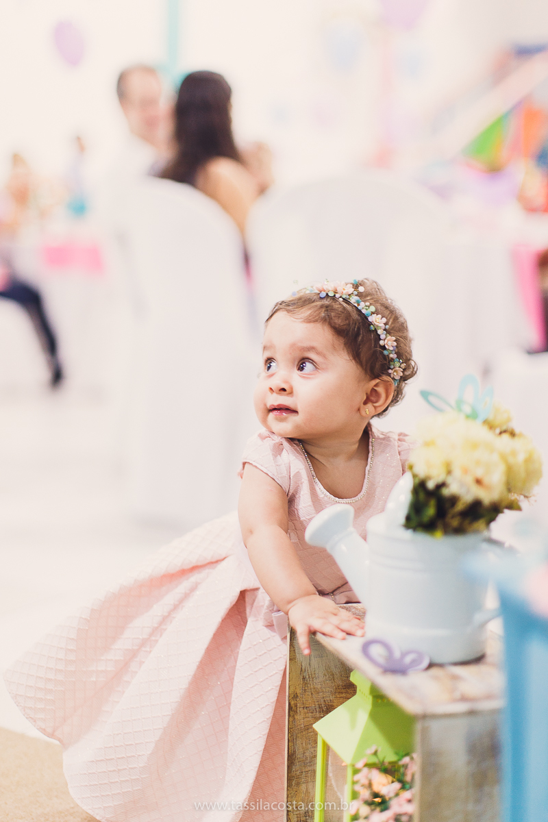 festa infantil linda, feita na casa de festa Zueira, na Praia da Costa, Vila Velha ES. Tássila Costa fotografia, Luísa 1 ano, fotografia de festa infantil na Praia da Costa