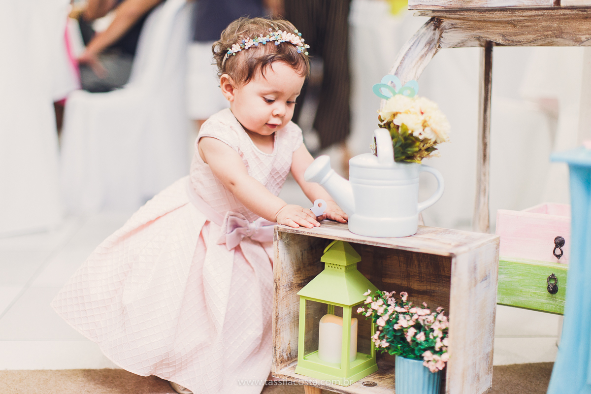 festa infantil linda, feita na casa de festa Zueira, na Praia da Costa, Vila Velha ES. Tássila Costa fotografia, Luísa 1 ano, fotografia de festa infantil na Praia da Costa