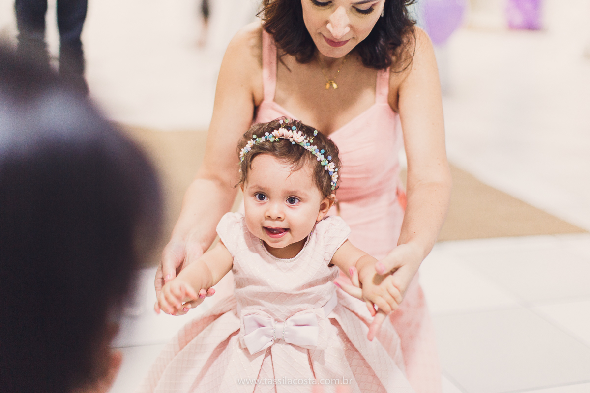 festa infantil linda, feita na casa de festa Zueira, na Praia da Costa, Vila Velha ES. Tássila Costa fotografia, Luísa 1 ano, fotografia de festa infantil na Praia da Costa