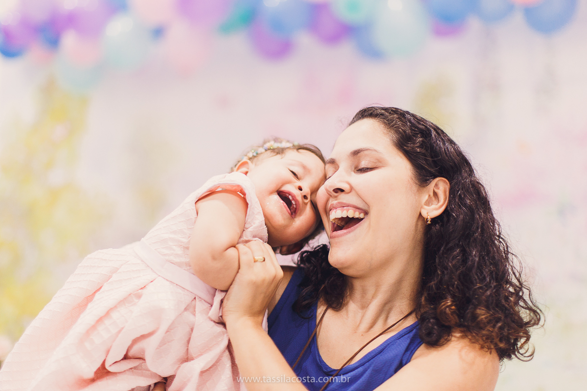 festa infantil linda, feita na casa de festa Zueira, na Praia da Costa, Vila Velha ES. Tássila Costa fotografia, Luísa 1 ano, fotografia de festa infantil na Praia da Costa