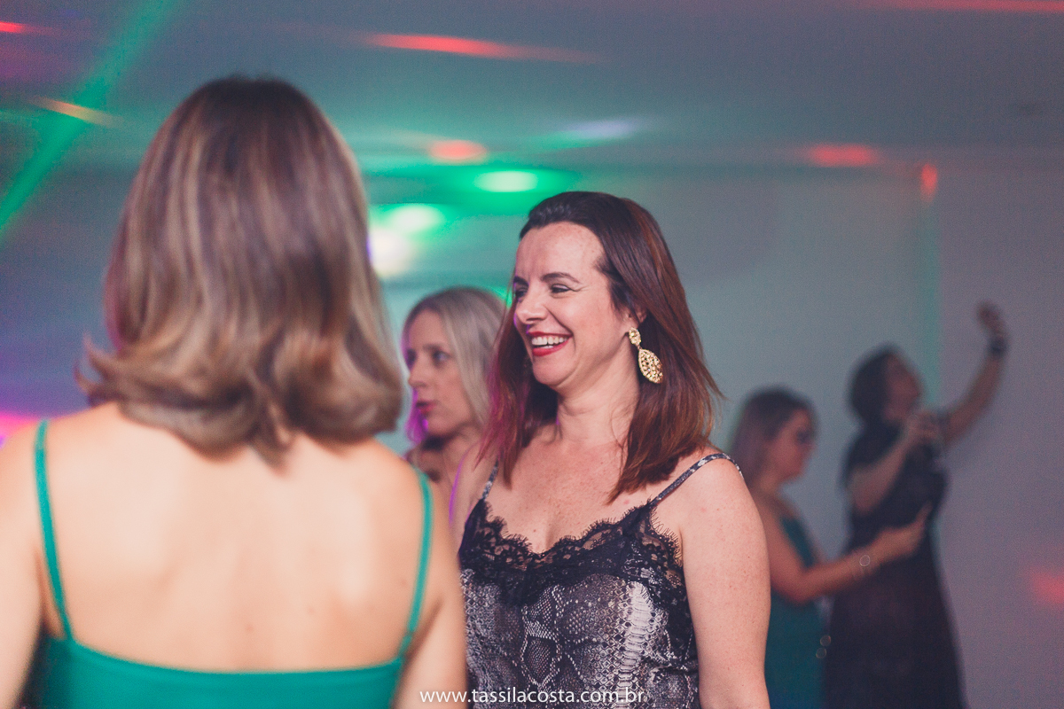 Danuza 50 anos, fotos lindas de aniversário de 50 anos, fotografia de festa de 50 anos na Praia da Costa em Vila Velha ES, fotos lindas, Tássila Costa fotografia, decoração linda para festa de adulto, Tássila Costa fotografia