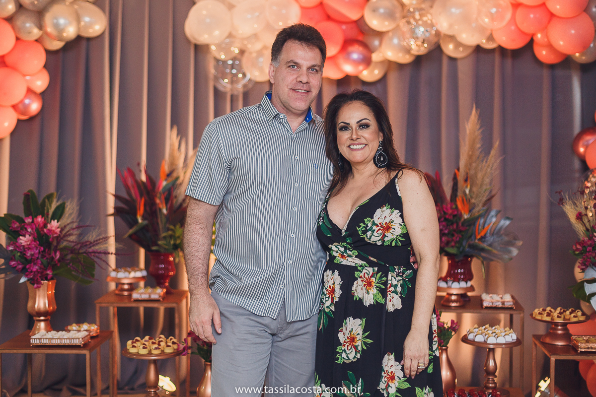 Danuza 50 anos, fotos lindas de aniversário de 50 anos, fotografia de festa de 50 anos na Praia da Costa em Vila Velha ES, fotos lindas, Tássila Costa fotografia, decoração linda para festa de adulto, Tássila Costa fotografia