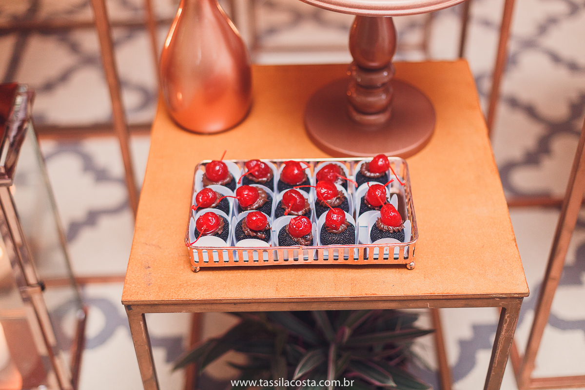 Danuza 50 anos, fotos lindas de aniversário de 50 anos, fotografia de festa de 50 anos na Praia da Costa em Vila Velha ES, fotos lindas, Tássila Costa fotografia, decoração linda para festa de adulto, Tássila Costa fotografia