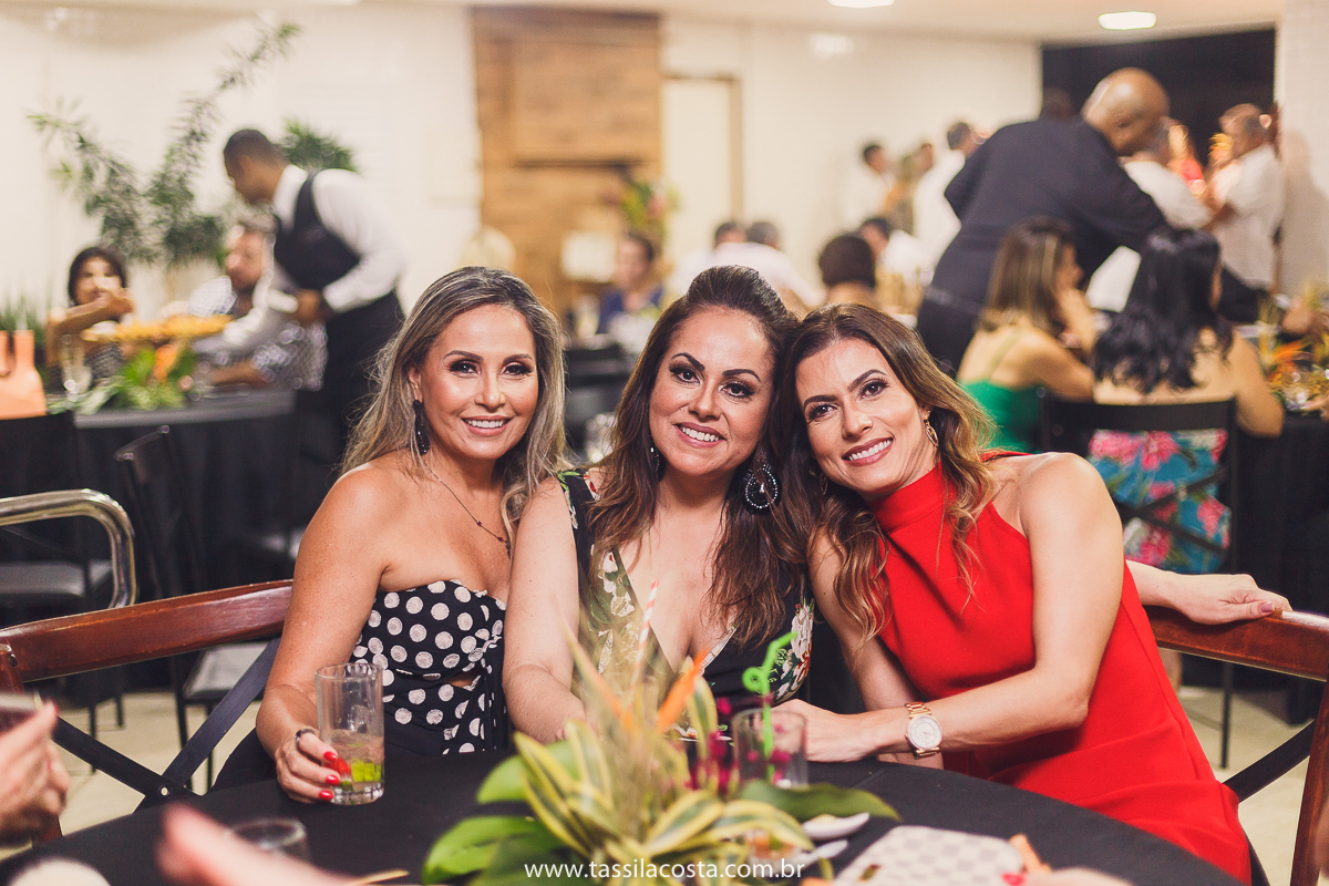 Danuza 50 anos, fotos lindas de aniversário de 50 anos, fotografia de festa de 50 anos na Praia da Costa em Vila Velha ES, fotos lindas, Tássila Costa fotografia, decoração linda para festa de adulto, Tássila Costa fotografia