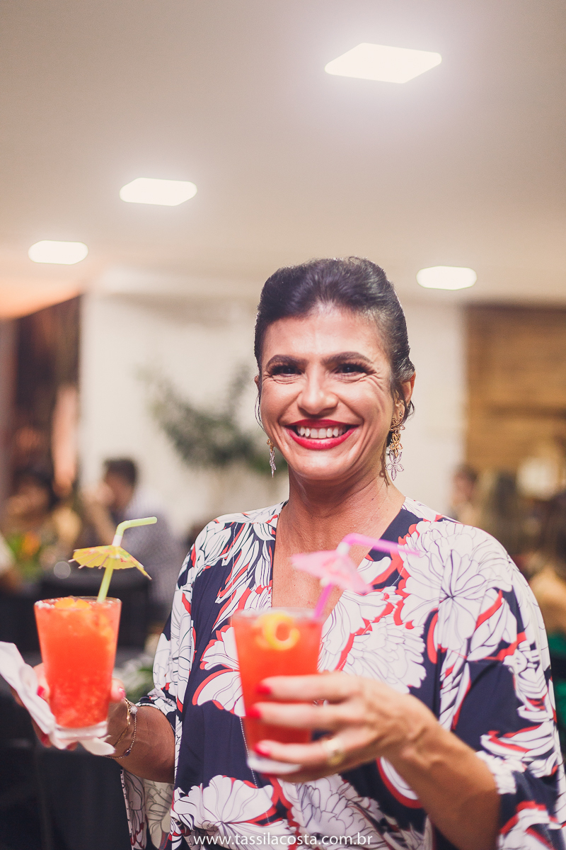 Danuza 50 anos, fotos lindas de aniversário de 50 anos, fotografia de festa de 50 anos na Praia da Costa em Vila Velha ES, fotos lindas, Tássila Costa fotografia, decoração linda para festa de adulto, Tássila Costa fotografia