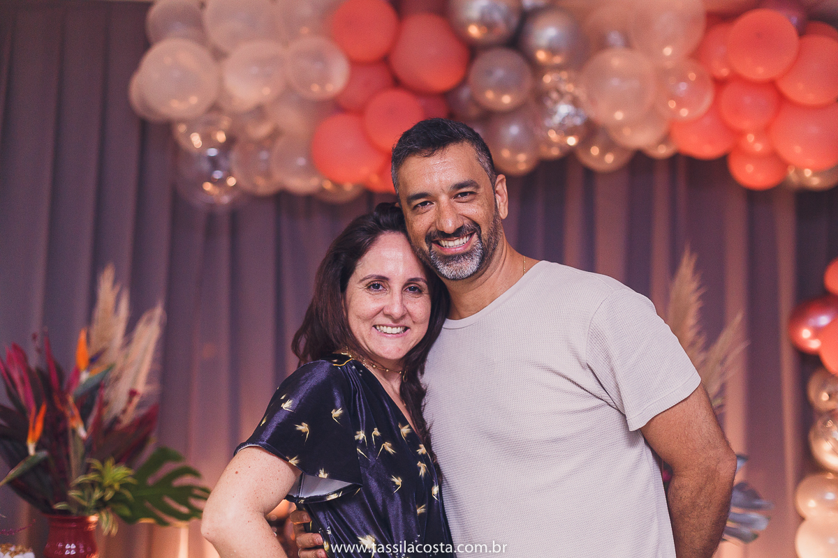 Danuza 50 anos, fotos lindas de aniversário de 50 anos, fotografia de festa de 50 anos na Praia da Costa em Vila Velha ES, fotos lindas, Tássila Costa fotografia, decoração linda para festa de adulto, Tássila Costa fotografia