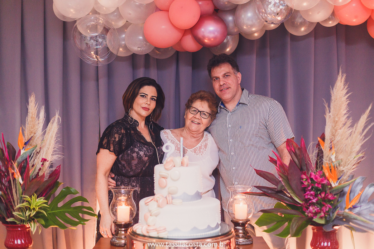 Danuza 50 anos, fotos lindas de aniversário de 50 anos, fotografia de festa de 50 anos na Praia da Costa em Vila Velha ES, fotos lindas, Tássila Costa fotografia, decoração linda para festa de adulto, Tássila Costa fotografia