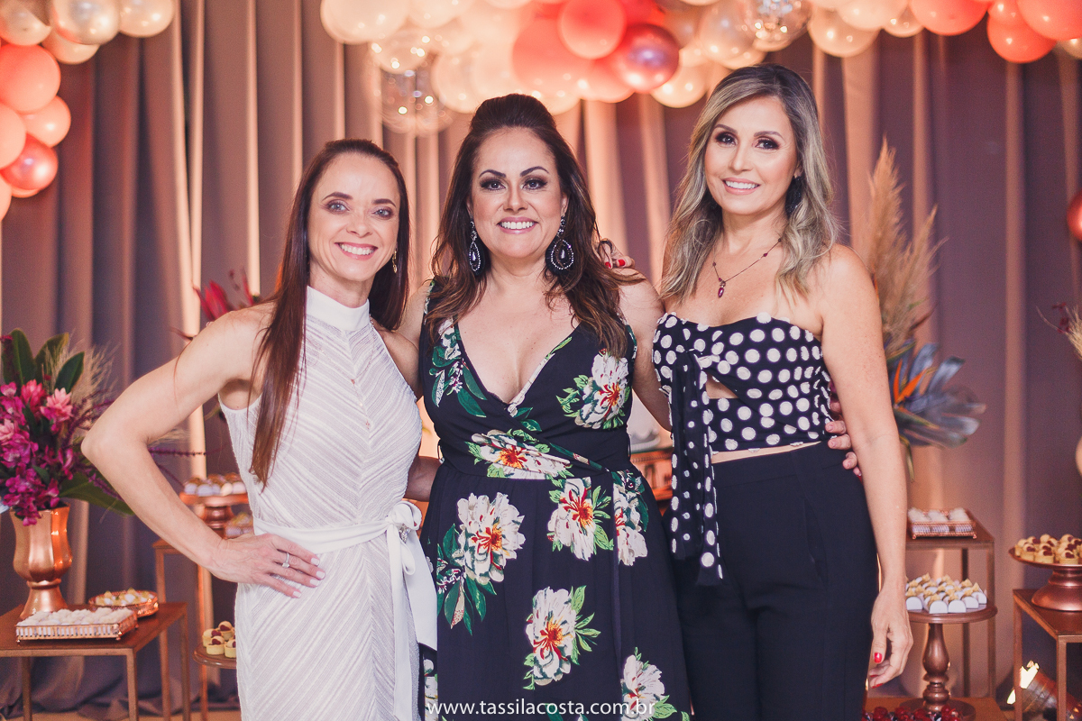 Danuza 50 anos, fotos lindas de aniversário de 50 anos, fotografia de festa de 50 anos na Praia da Costa em Vila Velha ES, fotos lindas, Tássila Costa fotografia, decoração linda para festa de adulto, Tássila Costa fotografia