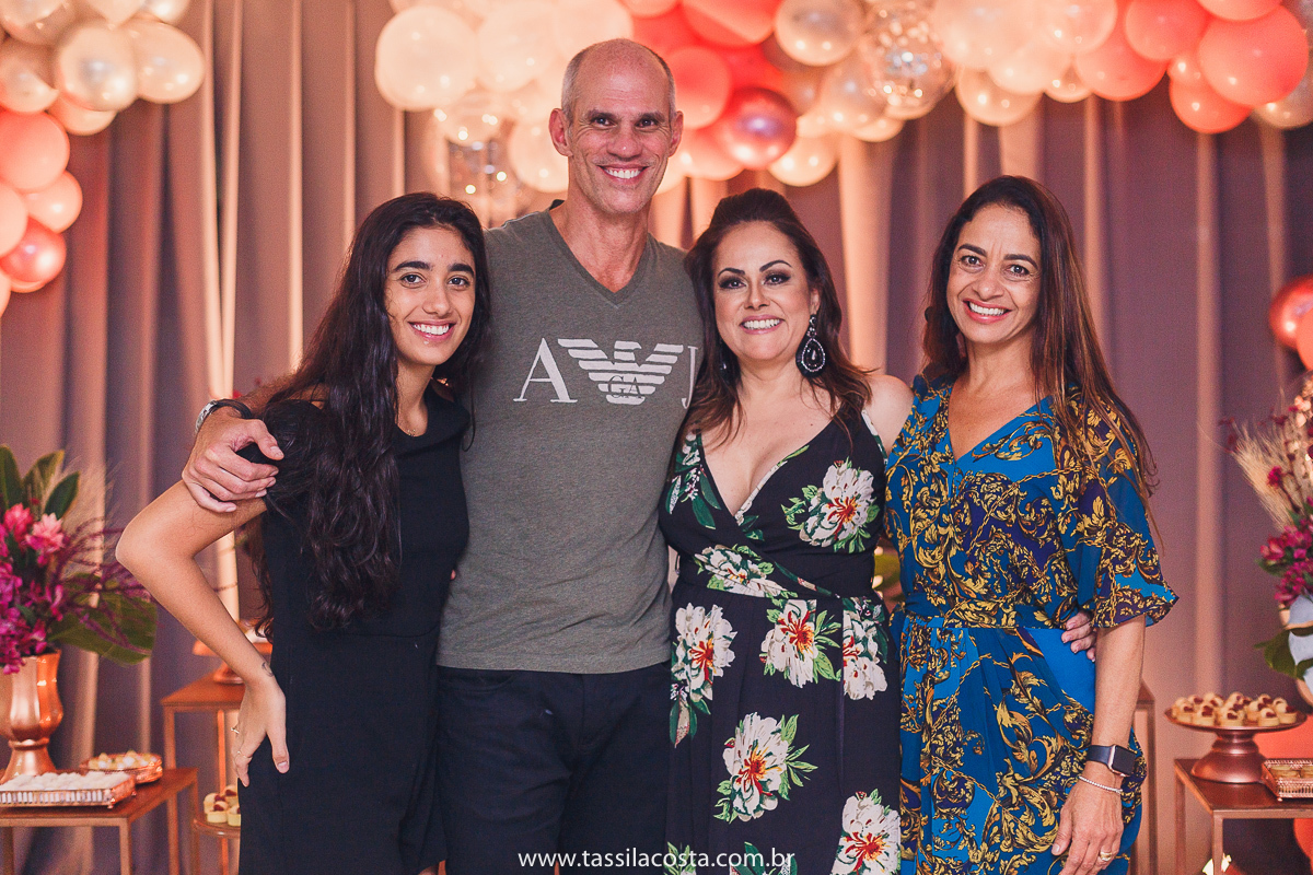 Danuza 50 anos, fotos lindas de aniversário de 50 anos, fotografia de festa de 50 anos na Praia da Costa em Vila Velha ES, fotos lindas, Tássila Costa fotografia, decoração linda para festa de adulto, Tássila Costa fotografia