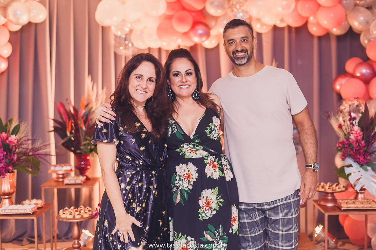 Danuza 50 anos, fotos lindas de aniversário de 50 anos, fotografia de festa de 50 anos na Praia da Costa em Vila Velha ES, fotos lindas, Tássila Costa fotografia, decoração linda para festa de adulto, Tássila Costa fotografia