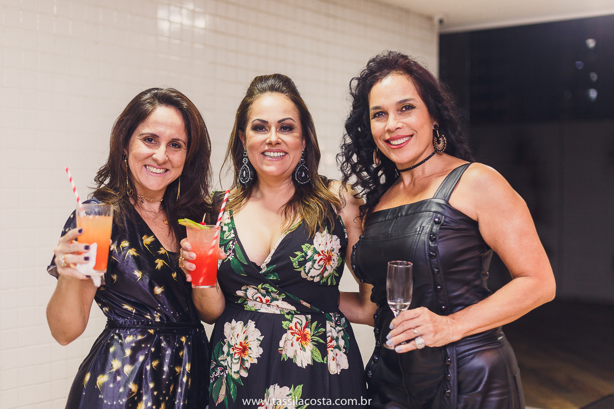 Danuza 50 anos, fotos lindas de aniversário de 50 anos, fotografia de festa de 50 anos na Praia da Costa em Vila Velha ES, fotos lindas, Tássila Costa fotografia, decoração linda para festa de adulto, Tássila Costa fotografia