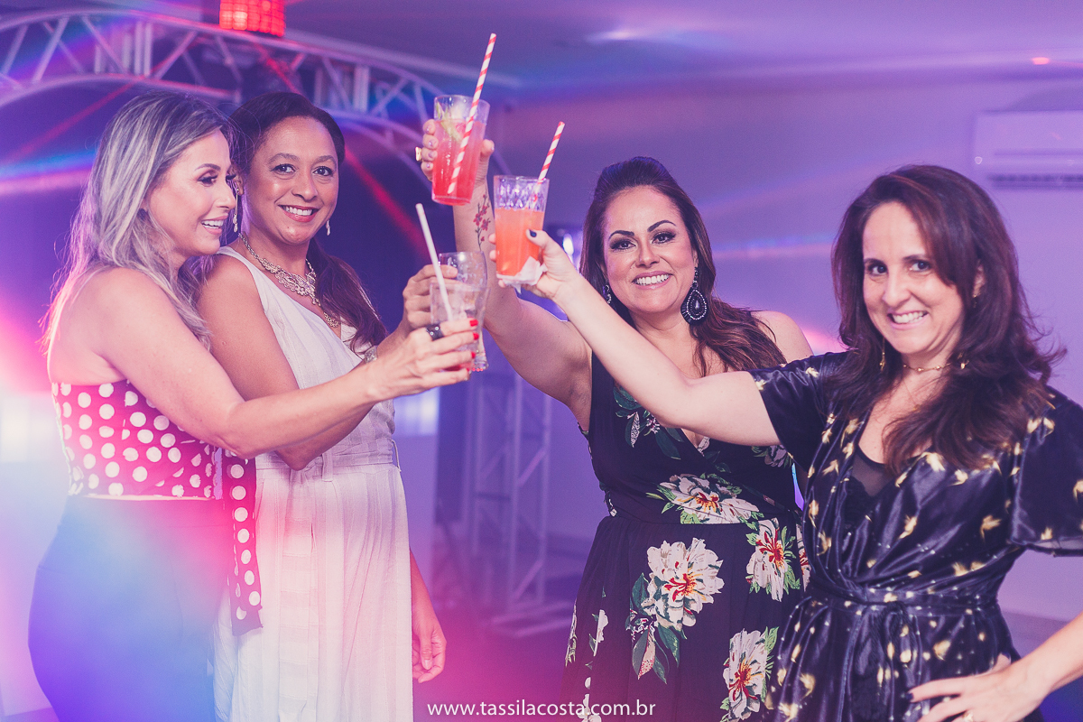 Danuza 50 anos, fotos lindas de aniversário de 50 anos, fotografia de festa de 50 anos na Praia da Costa em Vila Velha ES, fotos lindas, Tássila Costa fotografia, decoração linda para festa de adulto, Tássila Costa fotografia