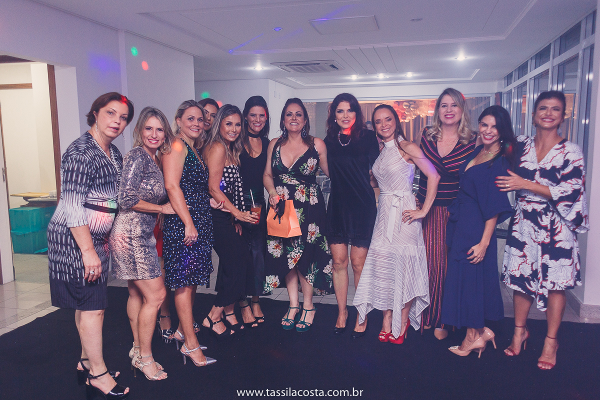 Danuza 50 anos, fotos lindas de aniversário de 50 anos, fotografia de festa de 50 anos na Praia da Costa em Vila Velha ES, fotos lindas, Tássila Costa fotografia, decoração linda para festa de adulto, Tássila Costa fotografia