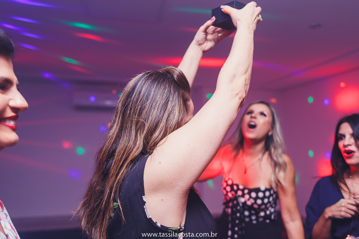 Danuza 50 anos, fotos lindas de aniversário de 50 anos, fotografia de festa de 50 anos na Praia da Costa em Vila Velha ES, fotos lindas, Tássila Costa fotografia, decoração linda para festa de adulto, Tássila Costa fotografia