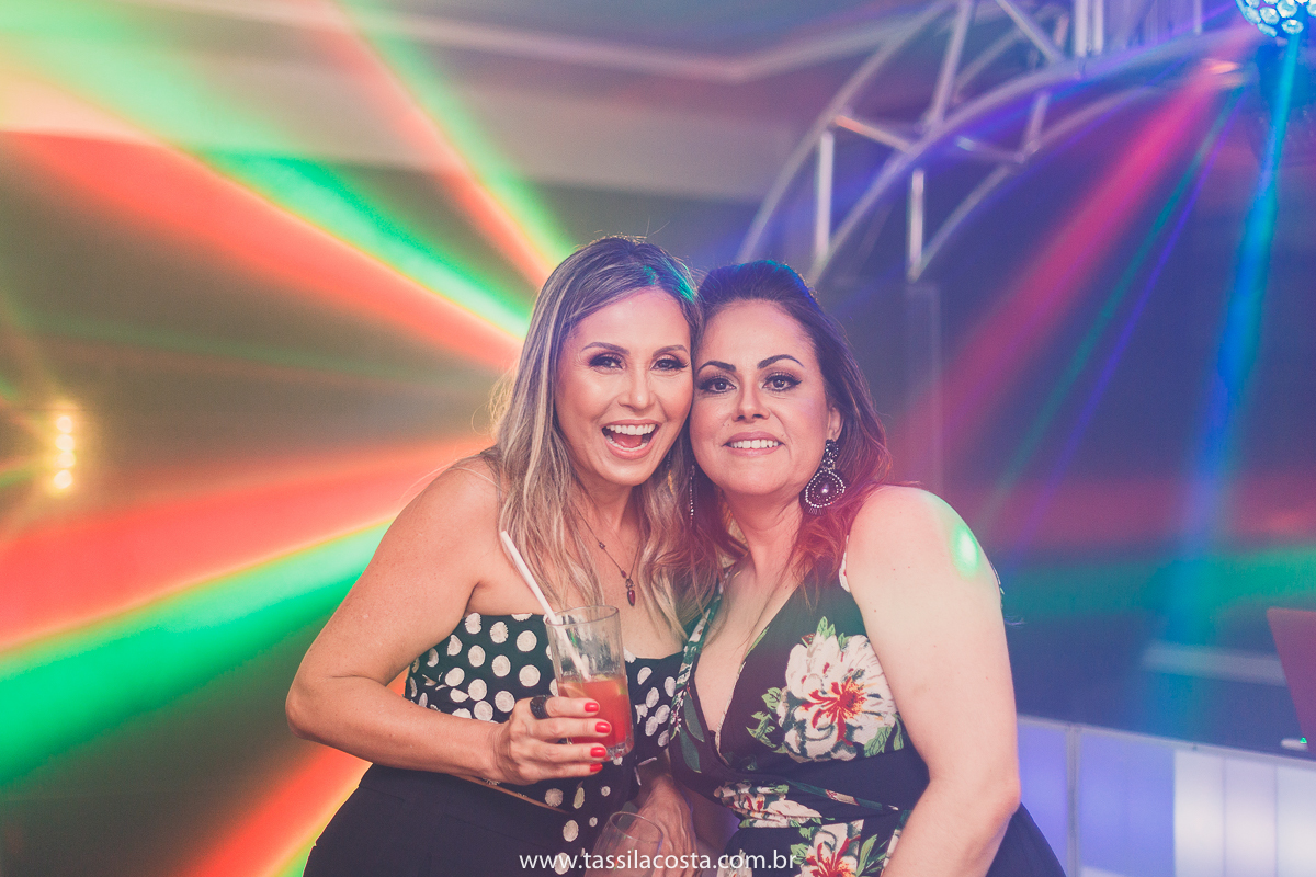 Danuza 50 anos, fotos lindas de aniversário de 50 anos, fotografia de festa de 50 anos na Praia da Costa em Vila Velha ES, fotos lindas, Tássila Costa fotografia, decoração linda para festa de adulto, Tássila Costa fotografia