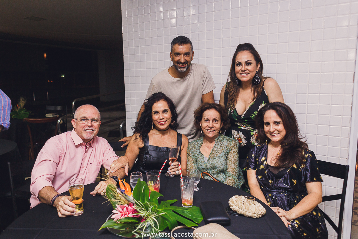 Danuza 50 anos, fotos lindas de aniversário de 50 anos, fotografia de festa de 50 anos na Praia da Costa em Vila Velha ES, fotos lindas, Tássila Costa fotografia, decoração linda para festa de adulto, Tássila Costa fotografia