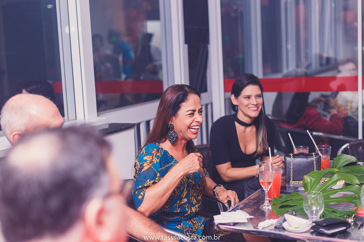 Danuza 50 anos, fotos lindas de aniversário de 50 anos, fotografia de festa de 50 anos na Praia da Costa em Vila Velha ES, fotos lindas, Tássila Costa fotografia, decoração linda para festa de adulto, Tássila Costa fotografia