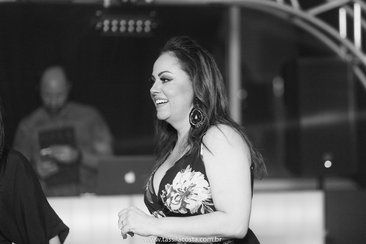 Danuza 50 anos, fotos lindas de aniversário de 50 anos, fotografia de festa de 50 anos na Praia da Costa em Vila Velha ES, fotos lindas, Tássila Costa fotografia, decoração linda para festa de adulto, Tássila Costa fotografia