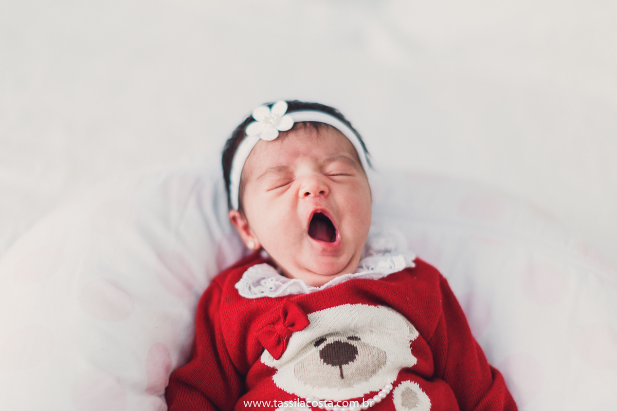 fotos de bebê, quarto montessoriano para bebê recém nascida, fotos lindas de bebê, Sofia chegou, ensaio newborn lifestyle, fotografia de família com bebê recém nascido, cachorros e bebê recém nascido, fotos com cachorros e bebê recém nascido, Tássila cost