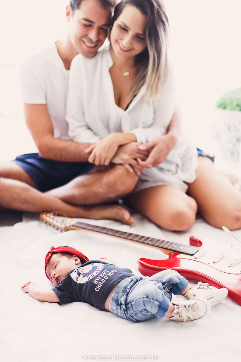 fotos de bebê, quarto montessoriano para bebê recém nascida, fotos lindas de bebê, Sofia chegou, ensaio newborn lifestyle, fotografia de família com bebê recém nascido, cachorros e bebê recém nascido, fotos com cachorros e bebê recém nascido, Tássila cost