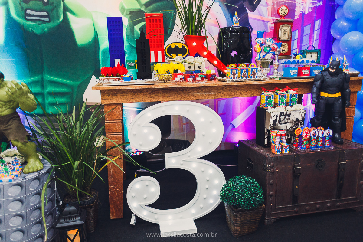FESTA DE IRMÃOS, EM SERRA ES, FOTOGRAFIA DE FESTA INFANTIL EM VITÓRIA ES, FESTA DE 2 IRMÃOS COM IDADES DIFERENTES, TASSILA COSTA FOTOGRAFIA, TEMA SUPER HERÓI