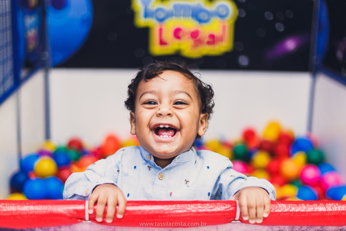 FESTA DE IRMÃOS, EM SERRA ES, FOTOGRAFIA DE FESTA INFANTIL EM VITÓRIA ES, FESTA DE 2 IRMÃOS COM IDADES DIFERENTES, TASSILA COSTA FOTOGRAFIA, TEMA SUPER HERÓI