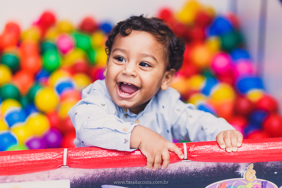 FESTA DE IRMÃOS, EM SERRA ES, FOTOGRAFIA DE FESTA INFANTIL EM VITÓRIA ES, FESTA DE 2 IRMÃOS COM IDADES DIFERENTES, TASSILA COSTA FOTOGRAFIA, TEMA SUPER HERÓI