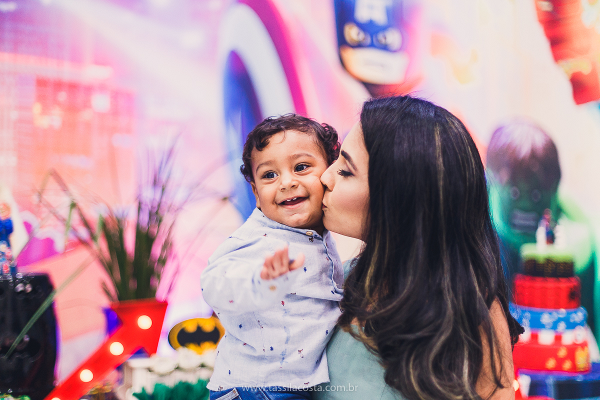 FESTA DE IRMÃOS, EM SERRA ES, FOTOGRAFIA DE FESTA INFANTIL EM VITÓRIA ES, FESTA DE 2 IRMÃOS COM IDADES DIFERENTES, TASSILA COSTA FOTOGRAFIA, TEMA SUPER HERÓI