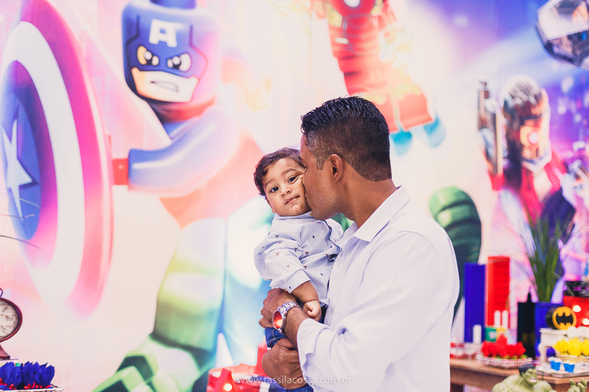 FESTA DE IRMÃOS, EM SERRA ES, FOTOGRAFIA DE FESTA INFANTIL EM VITÓRIA ES, FESTA DE 2 IRMÃOS COM IDADES DIFERENTES, TASSILA COSTA FOTOGRAFIA, TEMA SUPER HERÓI