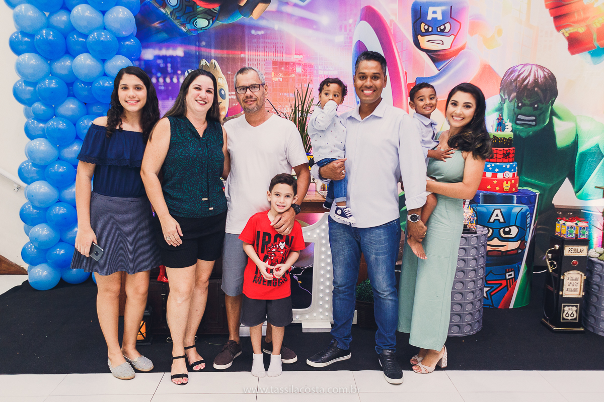 FESTA DE IRMÃOS, EM SERRA ES, FOTOGRAFIA DE FESTA INFANTIL EM VITÓRIA ES, FESTA DE 2 IRMÃOS COM IDADES DIFERENTES, TASSILA COSTA FOTOGRAFIA, TEMA SUPER HERÓI