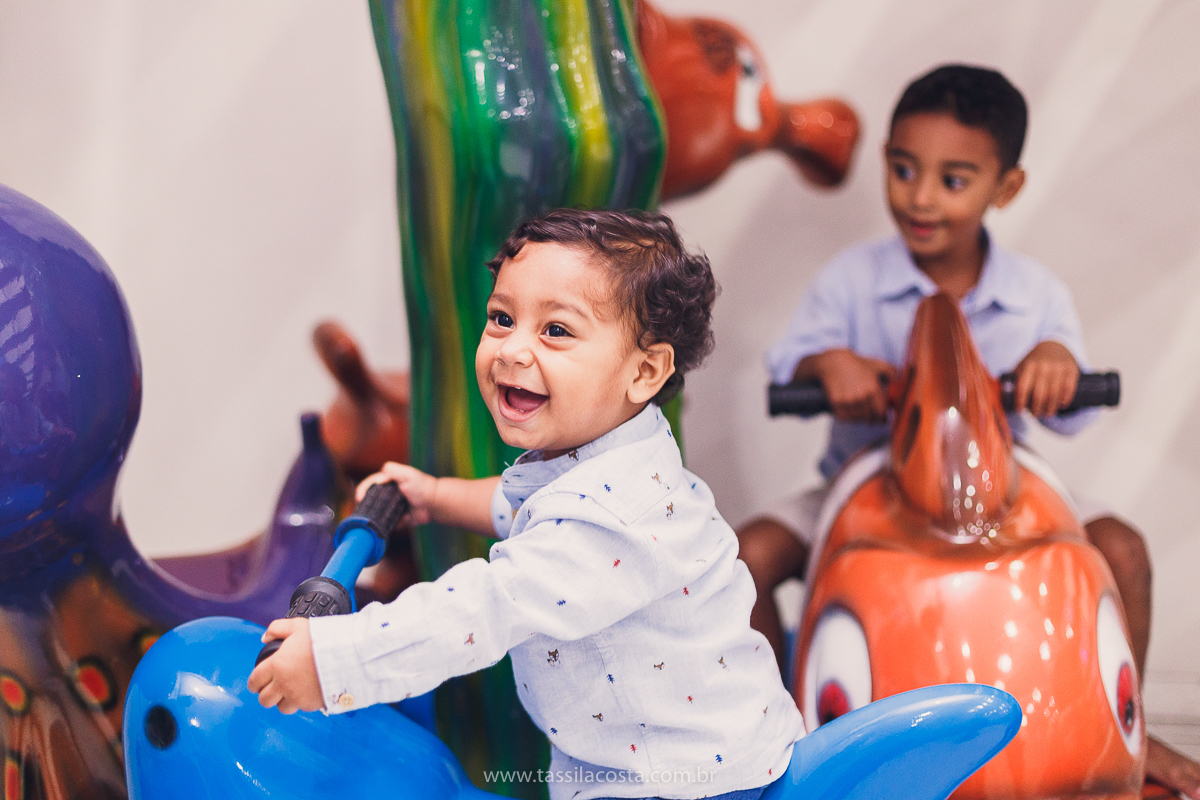 FESTA DE IRMÃOS, EM SERRA ES, FOTOGRAFIA DE FESTA INFANTIL EM VITÓRIA ES, FESTA DE 2 IRMÃOS COM IDADES DIFERENTES, TASSILA COSTA FOTOGRAFIA, TEMA SUPER HERÓI