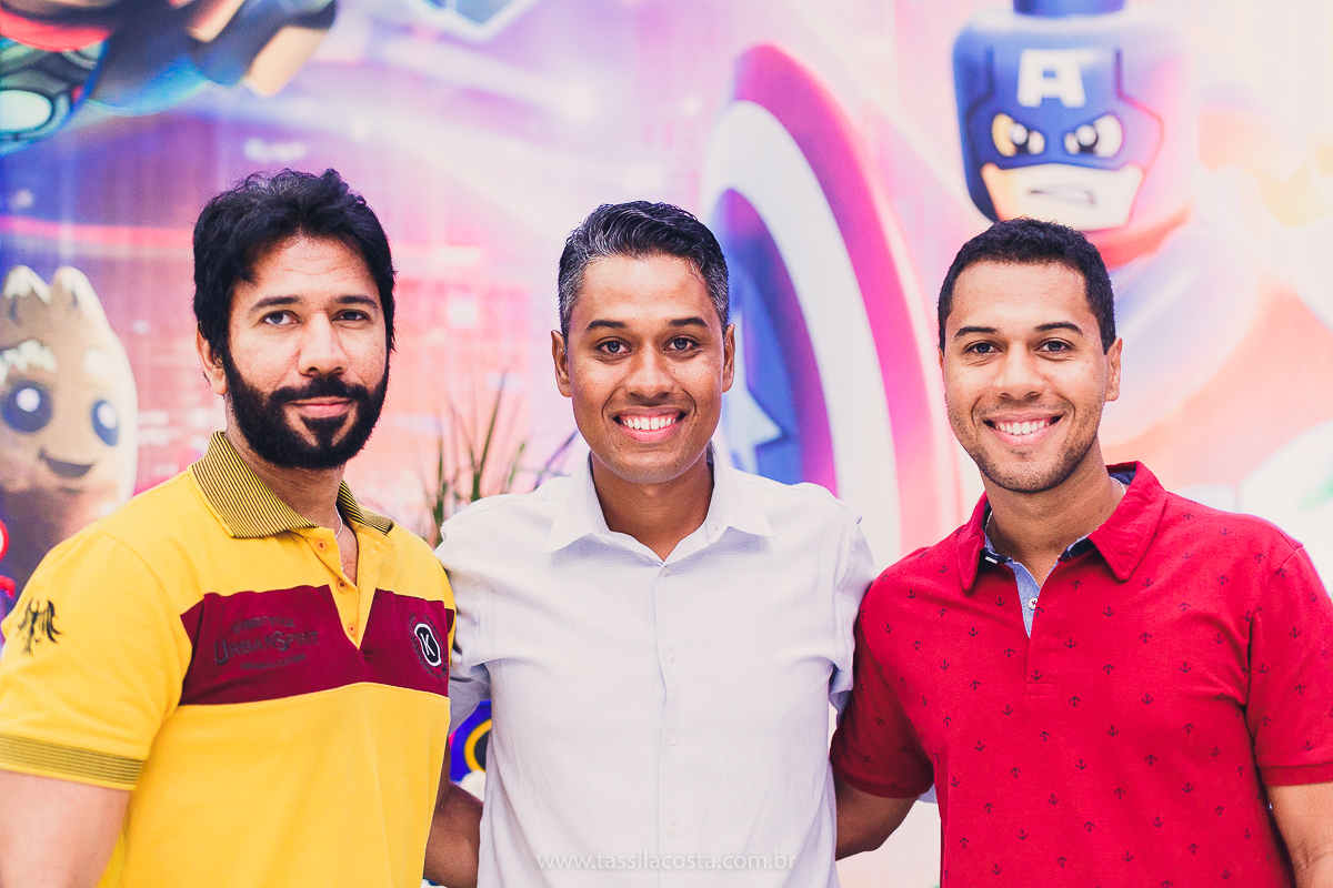 FESTA DE IRMÃOS, EM SERRA ES, FOTOGRAFIA DE FESTA INFANTIL EM VITÓRIA ES, FESTA DE 2 IRMÃOS COM IDADES DIFERENTES, TASSILA COSTA FOTOGRAFIA, TEMA SUPER HERÓI