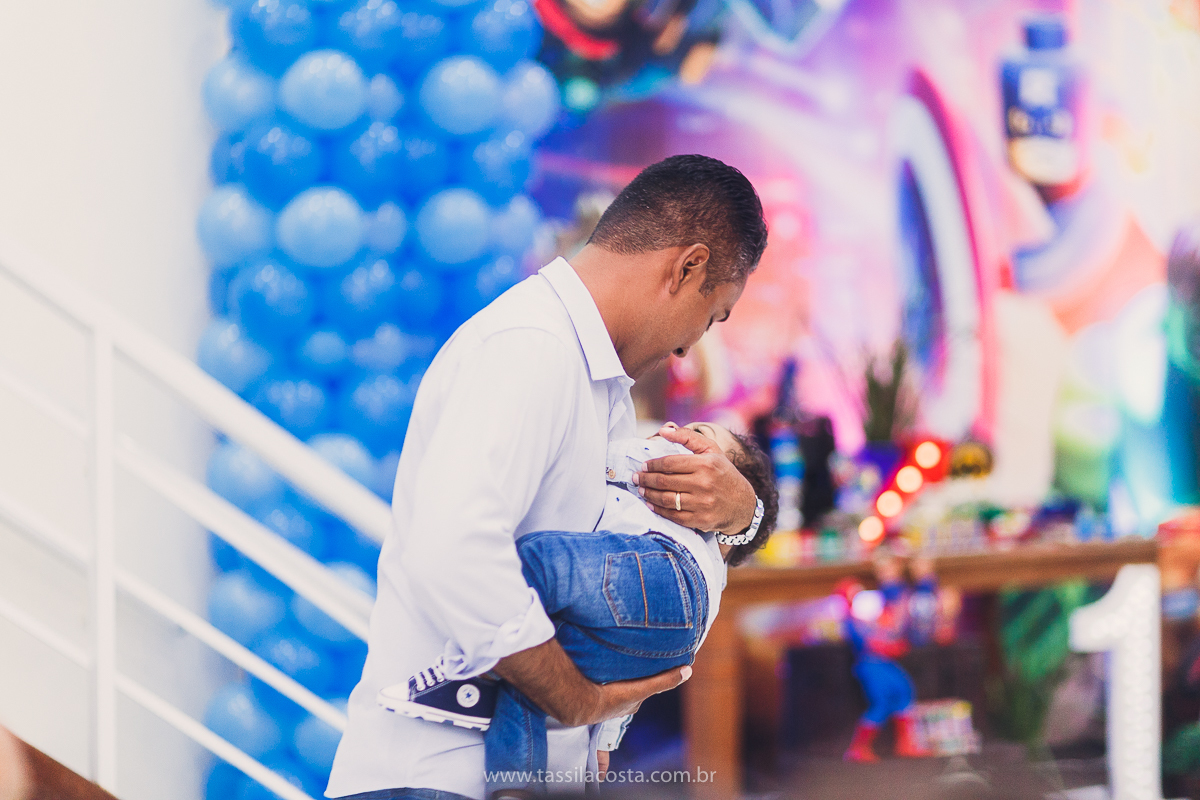 FESTA DE IRMÃOS, EM SERRA ES, FOTOGRAFIA DE FESTA INFANTIL EM VITÓRIA ES, FESTA DE 2 IRMÃOS COM IDADES DIFERENTES, TASSILA COSTA FOTOGRAFIA, TEMA SUPER HERÓI