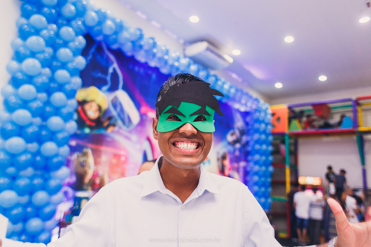 FESTA DE IRMÃOS, EM SERRA ES, FOTOGRAFIA DE FESTA INFANTIL EM VITÓRIA ES, FESTA DE 2 IRMÃOS COM IDADES DIFERENTES, TASSILA COSTA FOTOGRAFIA, TEMA SUPER HERÓI