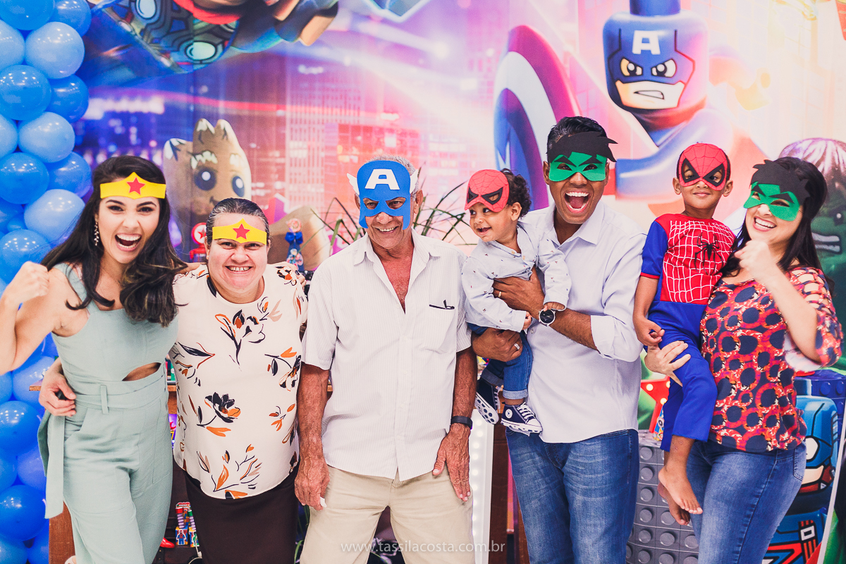 FESTA DE IRMÃOS, EM SERRA ES, FOTOGRAFIA DE FESTA INFANTIL EM VITÓRIA ES, FESTA DE 2 IRMÃOS COM IDADES DIFERENTES, TASSILA COSTA FOTOGRAFIA, TEMA SUPER HERÓI