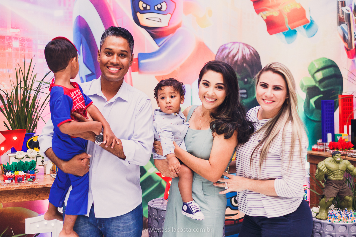 FESTA DE IRMÃOS, EM SERRA ES, FOTOGRAFIA DE FESTA INFANTIL EM VITÓRIA ES, FESTA DE 2 IRMÃOS COM IDADES DIFERENTES, TASSILA COSTA FOTOGRAFIA, TEMA SUPER HERÓI