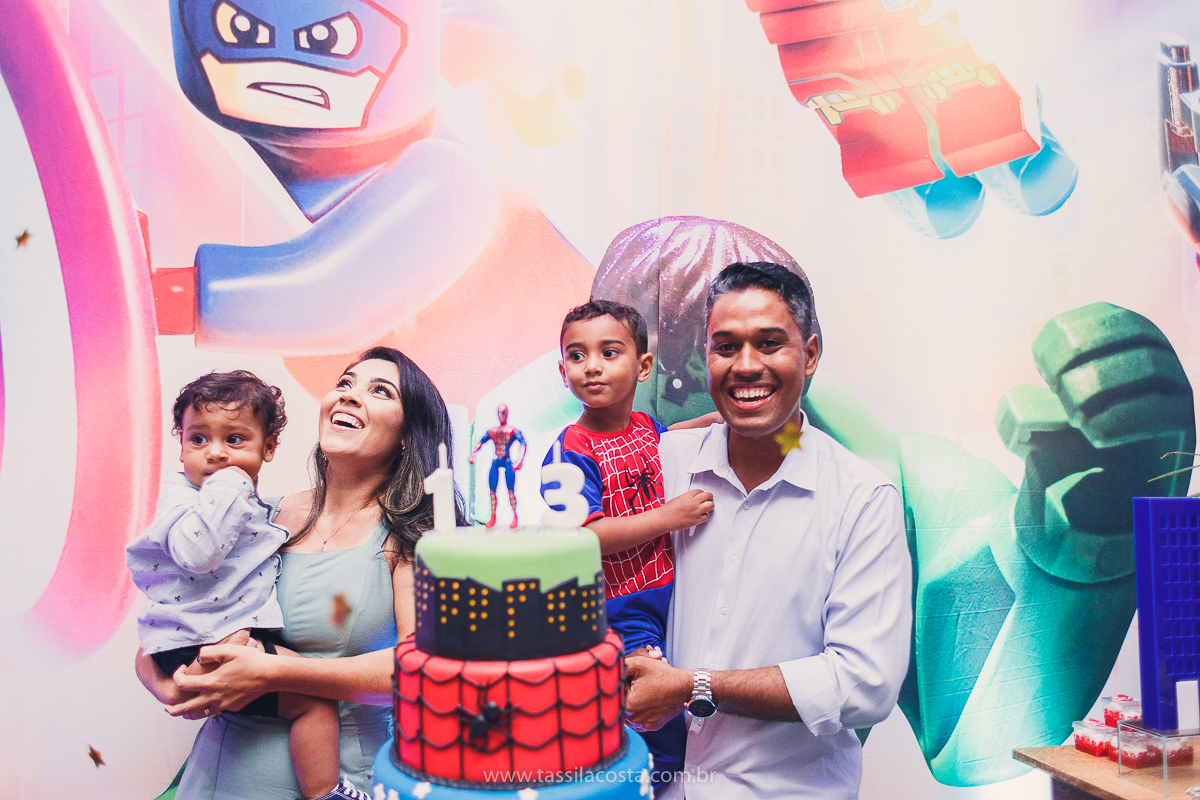 FESTA DE IRMÃOS, EM SERRA ES, FOTOGRAFIA DE FESTA INFANTIL EM VITÓRIA ES, FESTA DE 2 IRMÃOS COM IDADES DIFERENTES, TASSILA COSTA FOTOGRAFIA, TEMA SUPER HERÓI