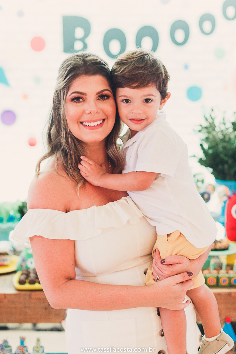 aniversário de criança, festa linda para o Felipe 2 anos, vovó preparou toda a decoração, decoração no tema Monstrinhos, fotografia de festa infantil em Vitória, melhor fotógrafa de festa infantil em Vitória ES, fazendo minha festa em Vitória, 